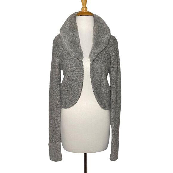 Pandemonium Women's Knit Cropped Grey Cardigan Jacket Size M Faux Fur Collar - Picture 2 of 10